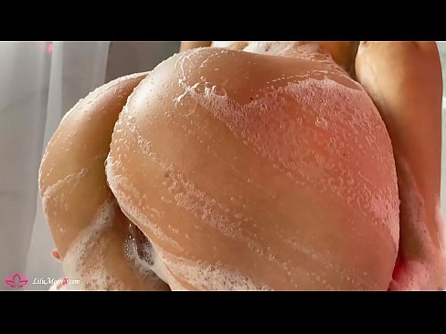 ❤️ Brunette Masturbates Pussy b'vibratur għal orga intens fid-doċċa ❌ Video anali lilna ❌️